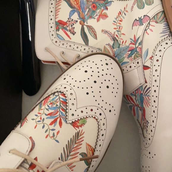 Colorsty White Leather Brogue Boots - Picture 5 of 9